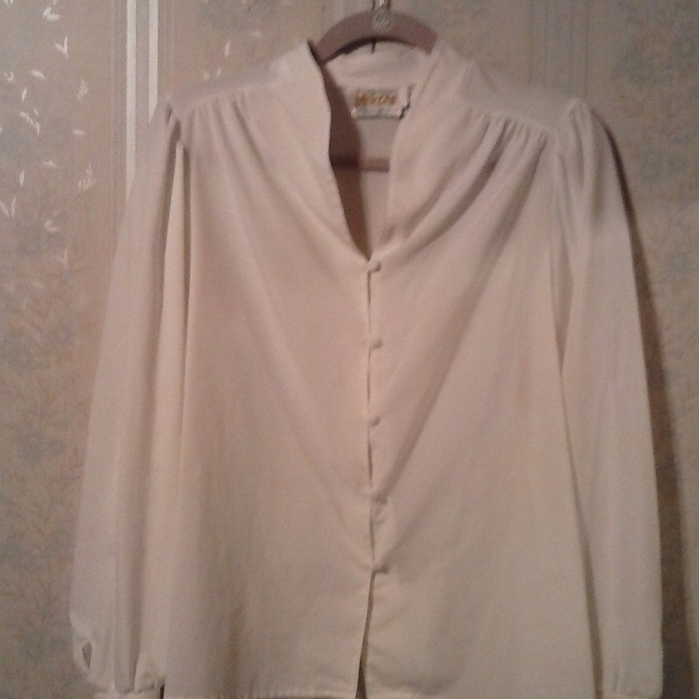 *LADY ARROW MYSTIQUE WHITE SILKY BLOUSE